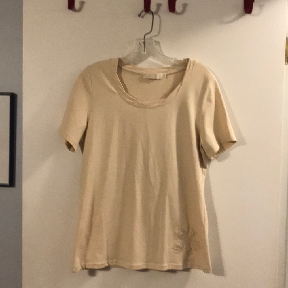 Blue Willi’s cream short sleeve tee